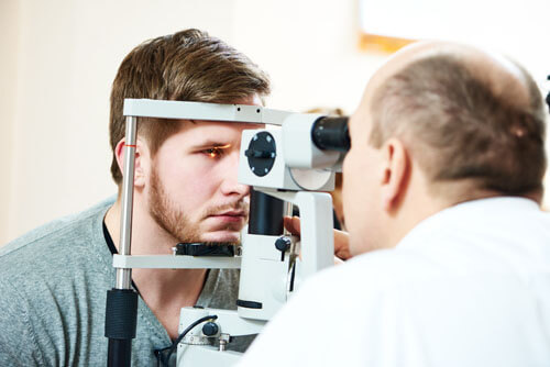 bigstock-Male-optometrist-optician-doct-92340083 (1)
